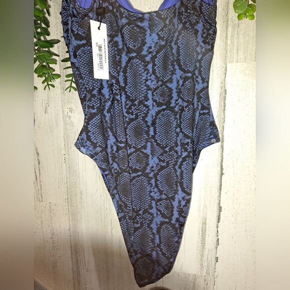 Vitamin A Jenna One Piece Swim Suit - Picture 7 of 13